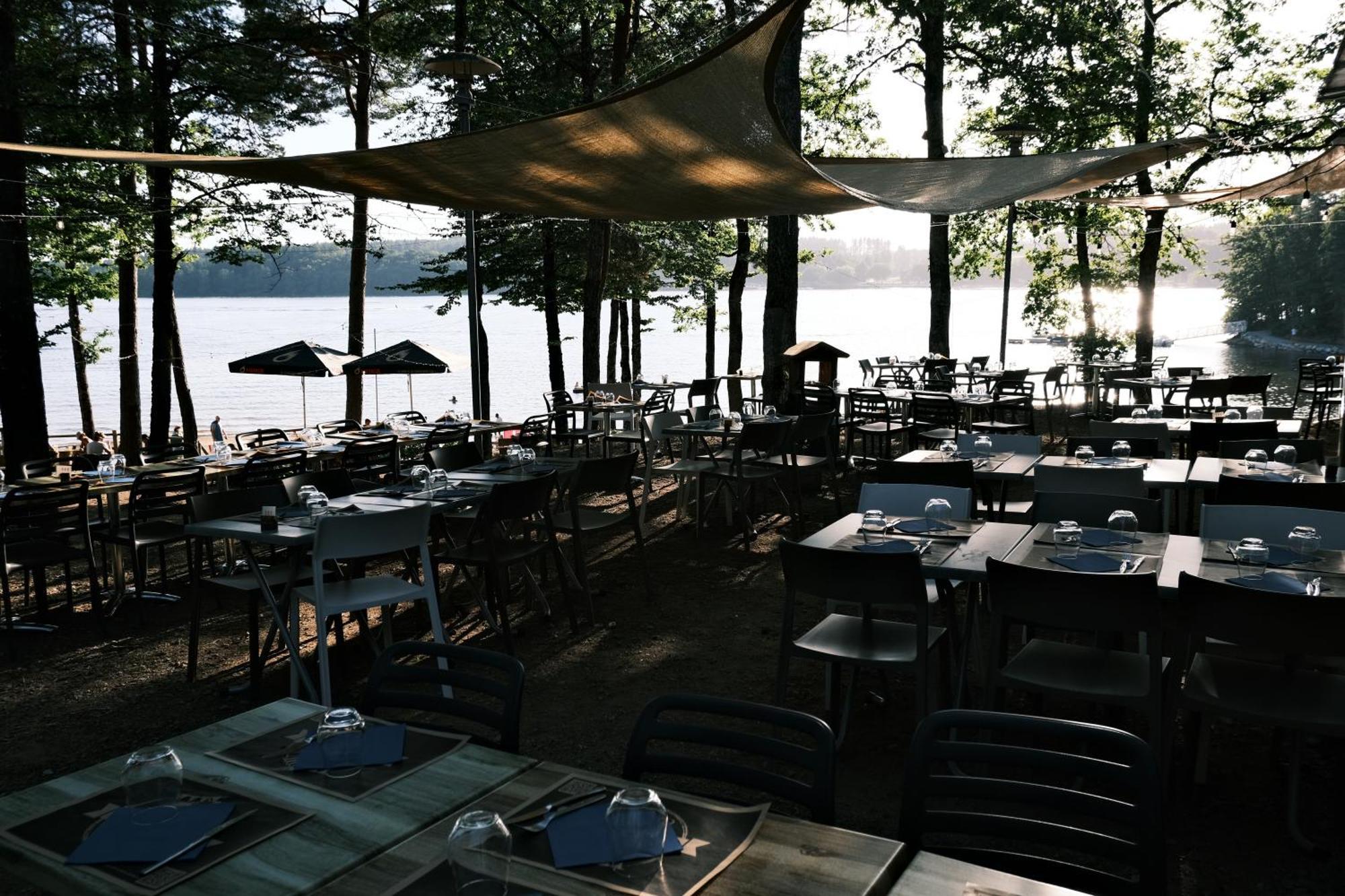 Lodge Avec Spa Privatif - Foret Et Lac Liginiac Kültér fotó